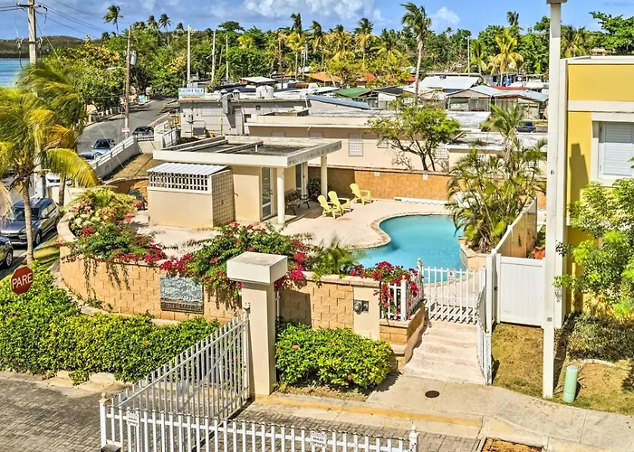 Private Pool + Rooftop Views Near Seven Seas Beach